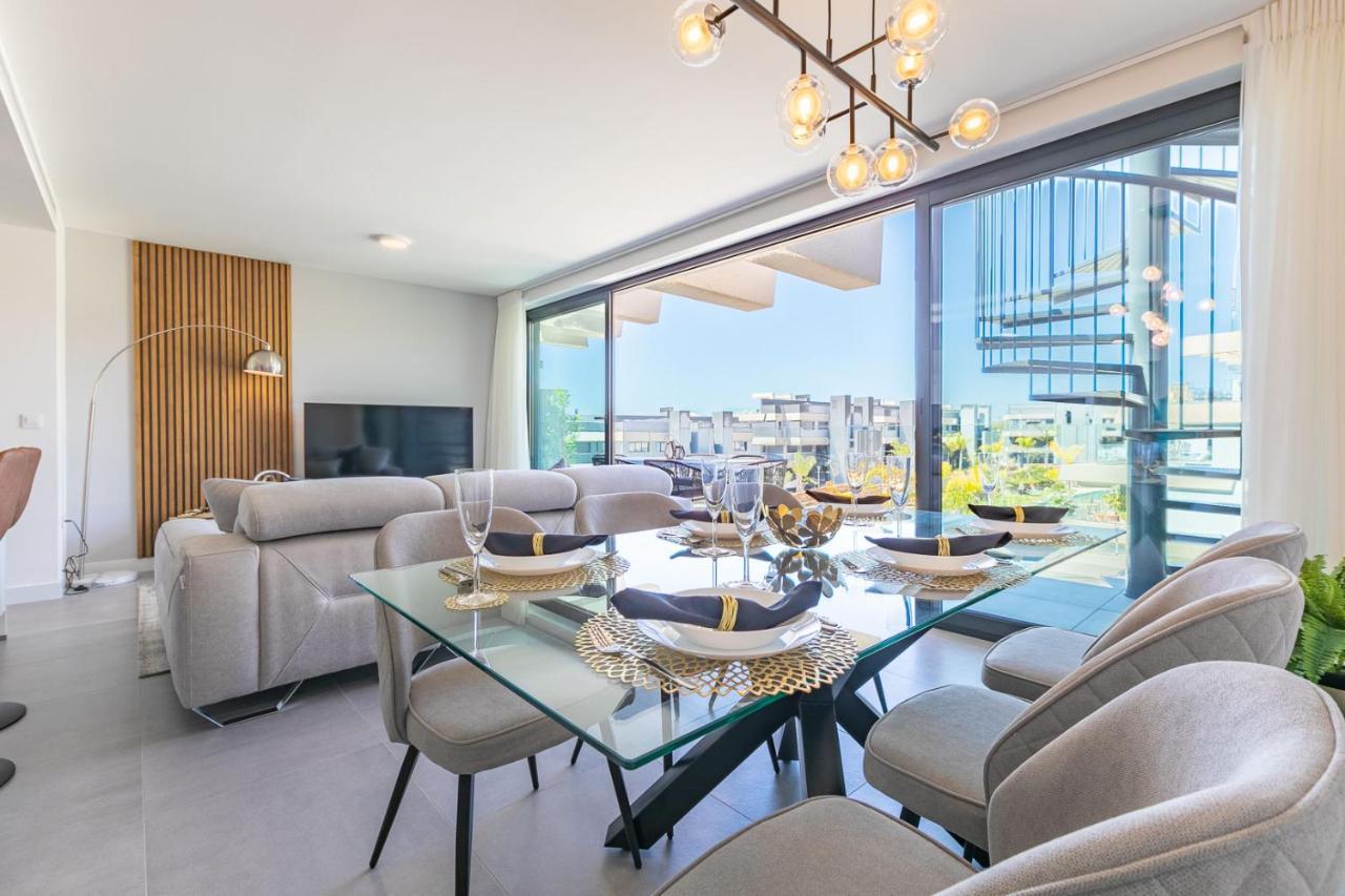 شقة The Golden Oasis Penthouse إِستيبونا المظهر الخارجي الصورة