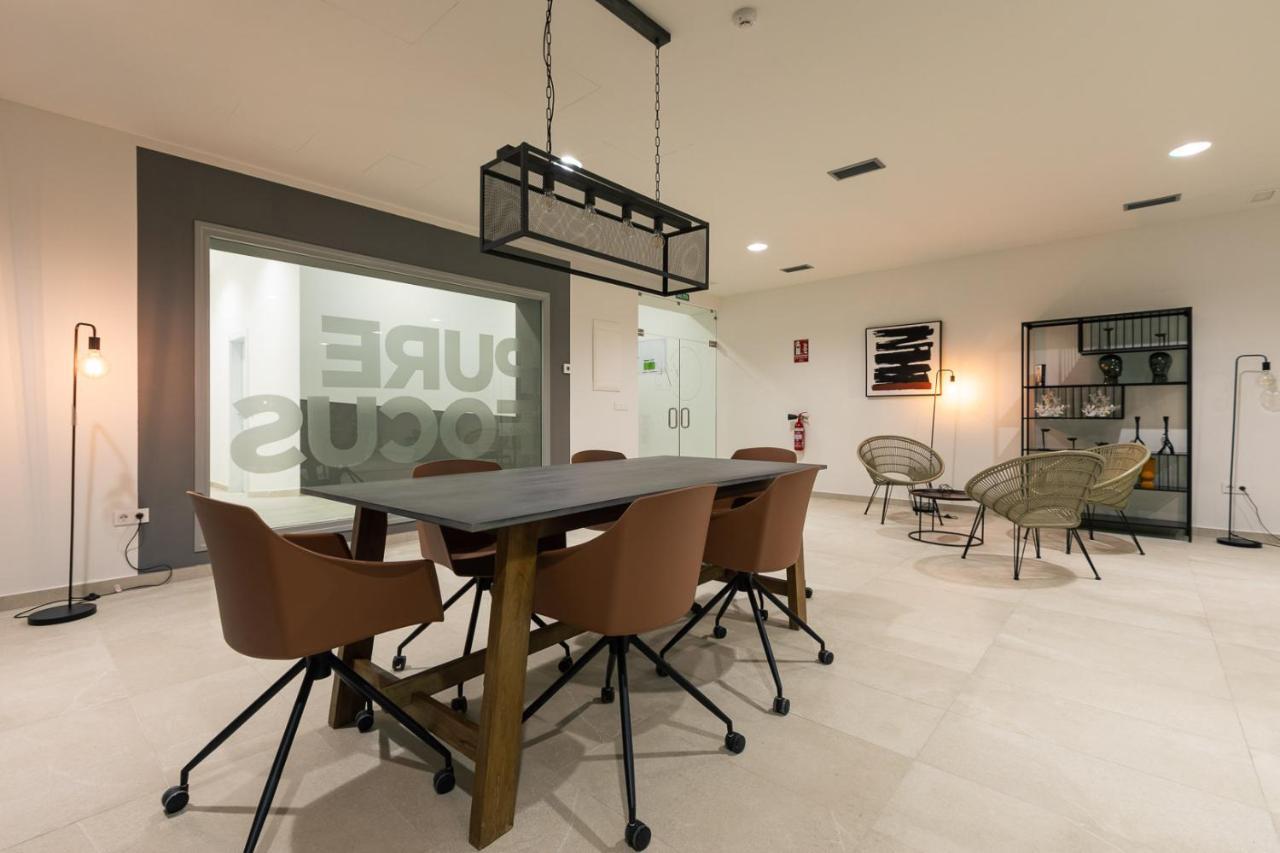 شقة The Golden Oasis Penthouse إِستيبونا المظهر الخارجي الصورة