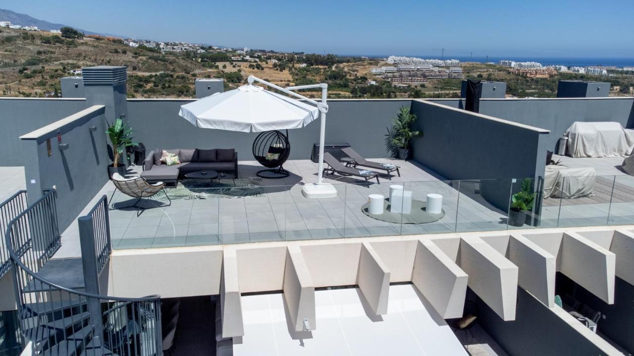 شقة The Golden Oasis Penthouse إِستيبونا المظهر الخارجي الصورة